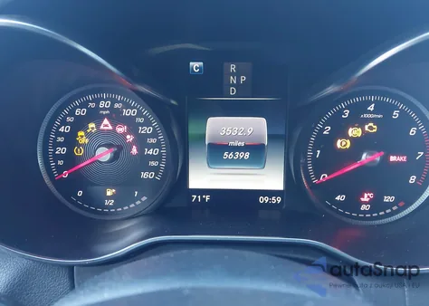 2016 Mercedes-Benz C 300 4Matic/Luxury 4Matic/Sport 4Matic z USA, uszkodzony, nr VIN 55SWF4KB6GU176303